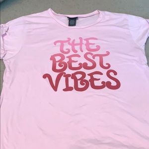 “The best vibes” shirt